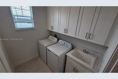 1112 Seagrape Dr, Other City - In The State Of Florida, FL 33570 - Photo 7