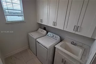 1112 Seagrape Dr, Other City - In The State Of Florida, FL 33570 - Photo 7