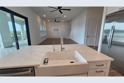 1112 Seagrape Dr, Other City - In The State Of Florida, FL 33570 - Photo 11