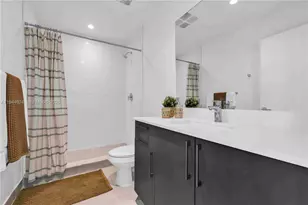 1642 NE 1st Ave, Miami, FL 33132 - Photo 5