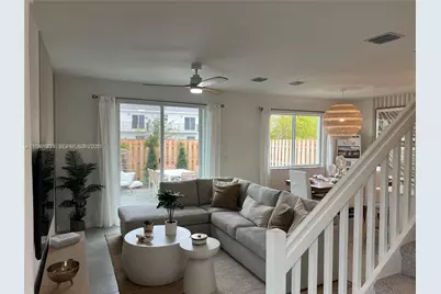 655 SE 13 St, Homestead, FL 33034 - Photo 1