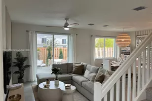 655 SE 13 St, Homestead, FL 33034 - Photo 1