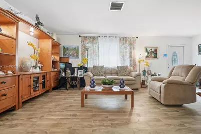 9417 NW 70th Pl, Tamarac, FL 33321 - Photo 5