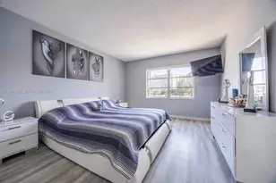 400 Diplomat Pkwy, Hallandale Beach, FL 33009 - Photo 11