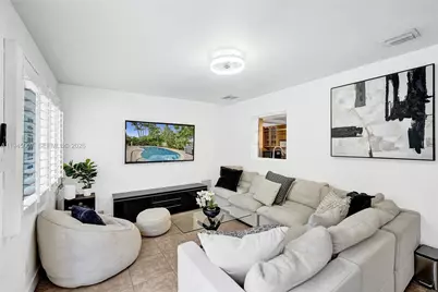 2101 NE 25th St, Wilton Manors, FL 33305 - Photo 27