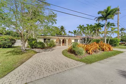 2101 NE 25th St, Wilton Manors, FL 33305 - Photo 1