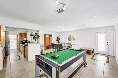 2101 NE 25th St, Wilton Manors, FL 33305 - Photo 11