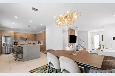 6810 NW 103rd Pl, Doral, FL 33178 - Photo 7