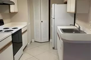 9977 Westview Dr, Coral Springs, FL 33076 - Photo 3