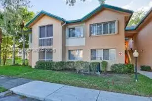 9977 Westview Dr, Coral Springs, FL 33076 - Photo 11