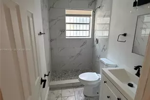 850 NW 2nd St, Miami, FL 33128 - Photo 7