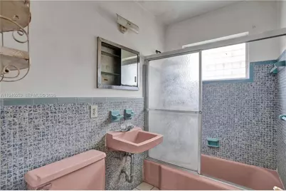 831 NW 21st Ct, Miami, FL 33125 - Photo 23