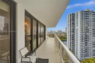 20281 E Country Club Dr, Aventura, FL 33180 - Photo 13