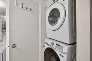 1000 W Island Blvd, Aventura, FL 33160 - Photo 25