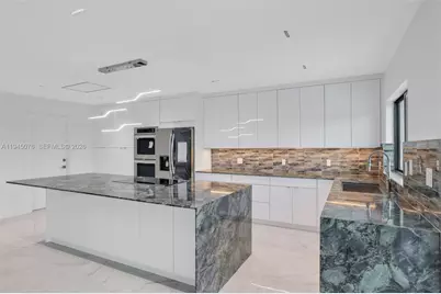 340 SE 13th Ave, Pompano Beach, FL 33060 - Photo 13