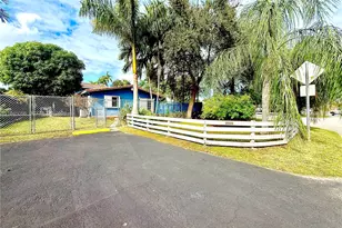 11900 SW 6th St, Miami, FL 33184 - Photo 3