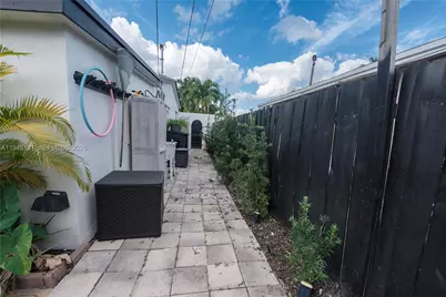 150 NE 31st St, Pompano Beach, FL 33064 - Photo 21