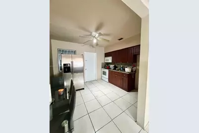 2651 W 12th Ave, Hialeah, FL 33010 - Photo 15