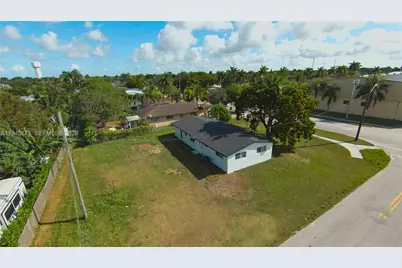 973 NW 8th St, Homestead, FL 33030 - Photo 25