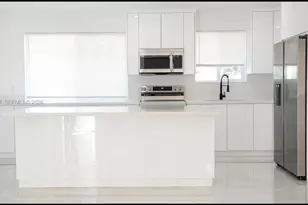 973 NW 8th St, Homestead, FL 33030 - Photo 5