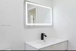 973 NW 8th St, Homestead, FL 33030 - Photo 7