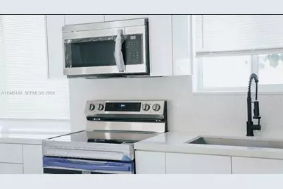 973 NW 8th St, Homestead, FL 33030 - Photo 3