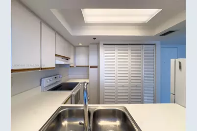 540 Brickell Key Dr #1201, Miami, FL 33131 - Photo 9