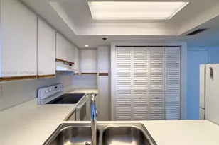 540 Brickell Key Dr, Miami, FL 33131 - Photo 9