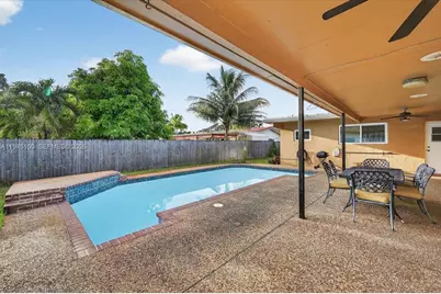 1621 NW 110 Ter, Pembroke Pines, FL 33026 - Photo 25