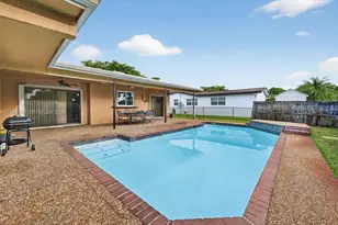 1621 NW 110th Terrace, Pembroke Pines, FL 33026 - Photo 27