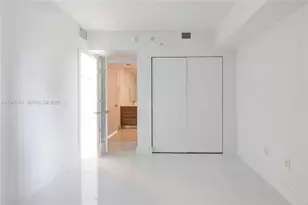 650 NE 32th St, Miami, FL 33137 - Photo 9