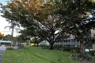 13255 SW 9th Ct, Pembroke Pines, FL 33027 - Photo 21