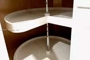 13255 SW 9th Ct, Pembroke Pines, FL 33027 - Photo 11