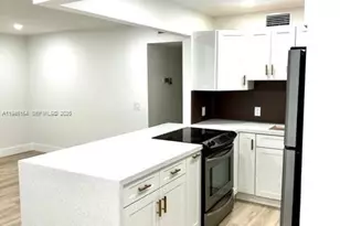 13255 SW 9th Ct, Pembroke Pines, FL 33027 - Photo 5