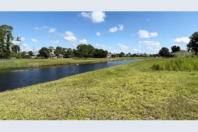 401 Rotonda Cr, Port Charlotte, FL 33947 - Photo 5