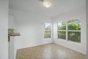 501 Talia Cir, Palm Springs, FL 33461 - Photo 7