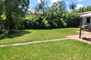 1300 Marseille Dr, Miami Beach, FL 33141 - Photo 5