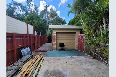 1300 Marseille Dr, Miami Beach, FL 33141 - Photo 11