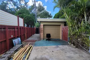 1300 Marseille Dr, Miami Beach, FL 33141 - Photo 11