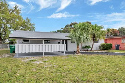 18505 NW 23rd Ct, Miami Gardens, FL 33056 - Photo 9
