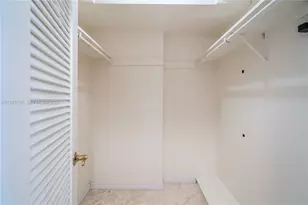 1075 NE Miami Gardens Dr, Miami, FL 33179 - Photo 29