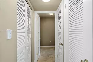 1075 NE Miami Gardens Dr, Miami, FL 33179 - Photo 21
