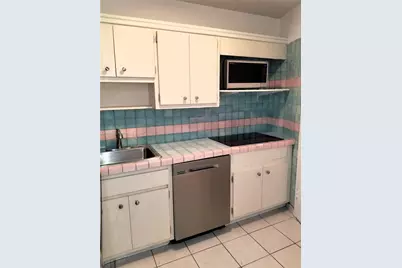2899 Collins Ave #1620, Miami Beach, FL 33140 - Photo 11
