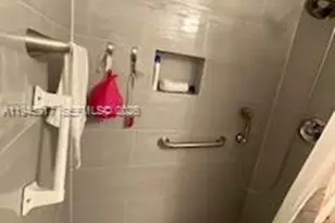 925 SW 11th Ave, Hallandale Beach, FL 33009 - Photo 9