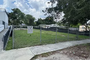 2720 SW 17th St, Miami, FL 33145 - Photo 1