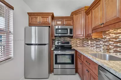 2801 Somerset Dr #408, Lauderdale Lakes, FL 33311 - Photo 9