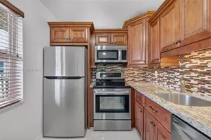 2801 Somerset Dr, Lauderdale Lakes, FL 33311 - Photo 9