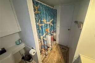 231 W Lake Dr, Pembroke Park, FL 33009 - Photo 19