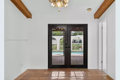 1060 NW 94th Ter, Plantation, FL 33322 - Photo 13