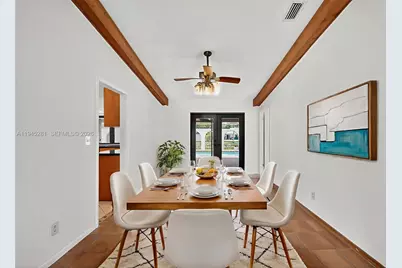 1060 NW 94th Ter, Plantation, FL 33322 - Photo 11